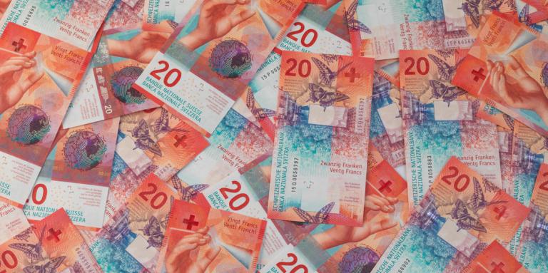 Швейцарска банка на съд за пране на пари на наши наркобарони